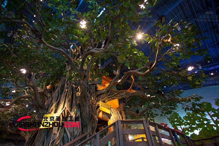 人造仿真樹(shù)植物創(chuàng)建令人驚嘆的魅力空間佳示例