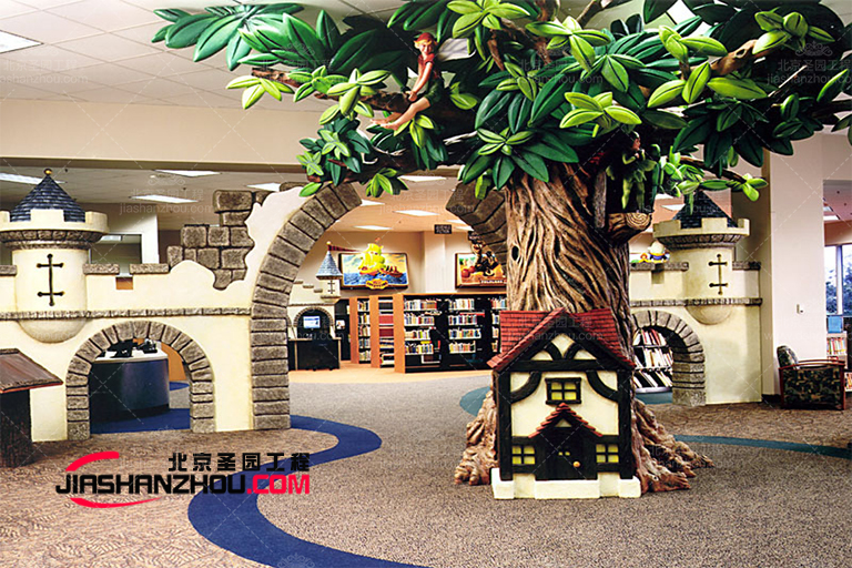 具有現(xiàn)代時尚綠色神的花園和仿真樹家居裝飾