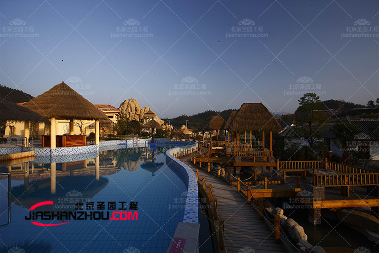 簡潔簡約的線條是淮安市金玉生態(tài)園豪華塑石假山水池的標志