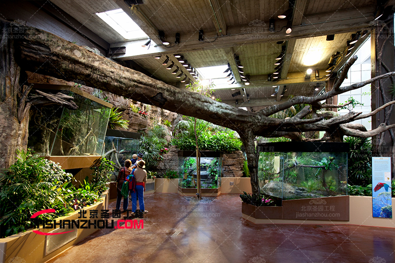 仿真樹植物是完美的室內(nèi)外空間配飾方法