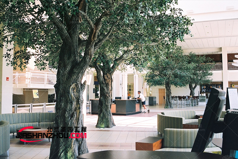 蕪湖市灣址東湖公園仿真樹裝飾展示公園的個(gè)性