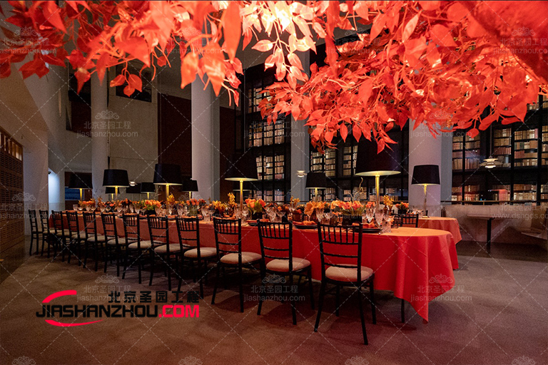 北京廠家屢獲殊榮的仿真樹設(shè)計師團隊裝飾的三個技巧