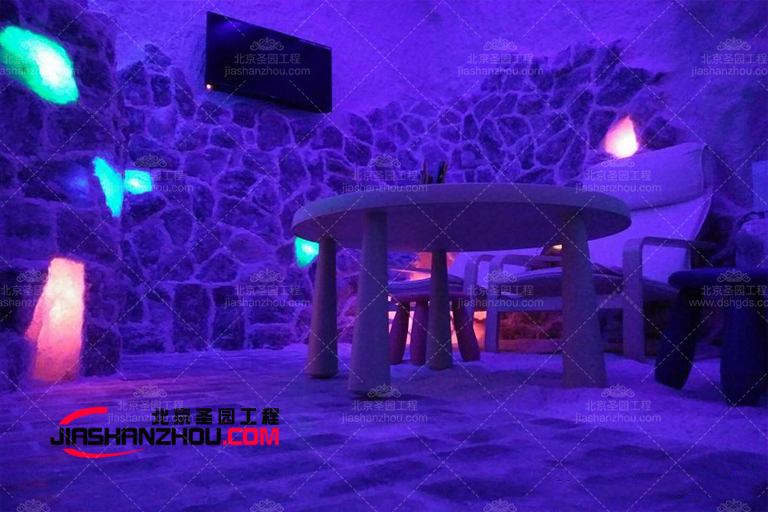 仿真鹽洞別墅營造出曲線優(yōu)美的輪廓和優(yōu)雅的曲線