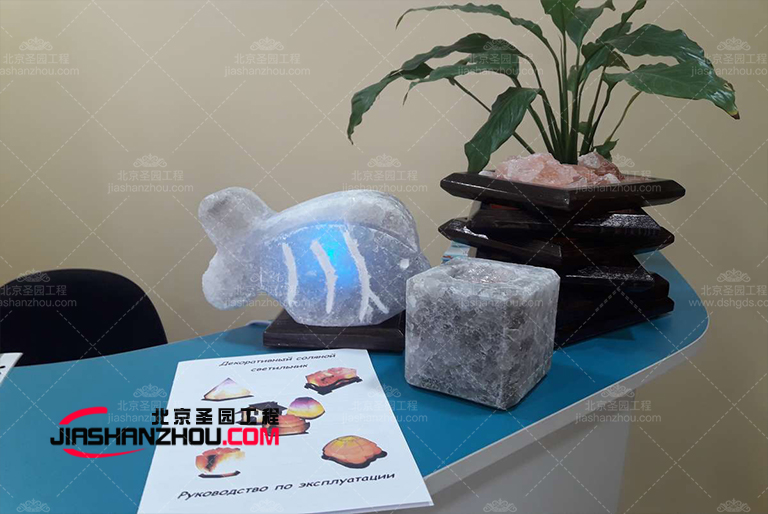 仿真鹽洞別墅散發(fā)著傳統(tǒng)f 格優(yōu)雅氛圍及現(xiàn)代時(shí)尚干凈外觀