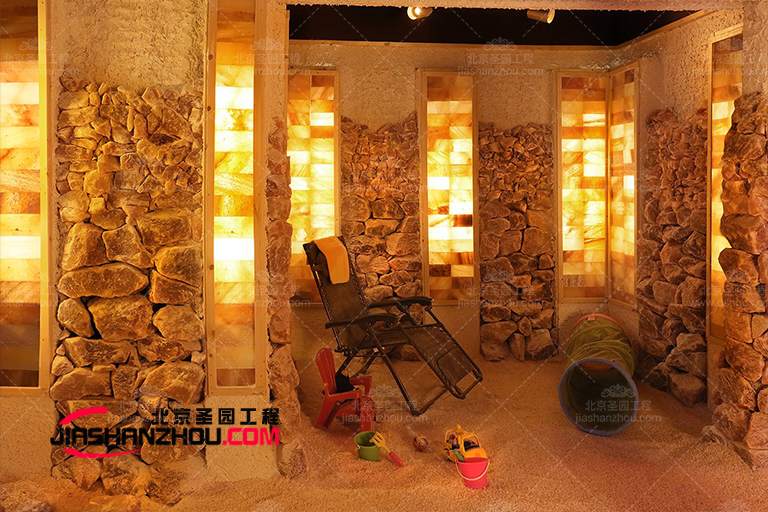 仿真鹽洞酒店創(chuàng)造了特的外觀和飾面之間的大膽對(duì)比