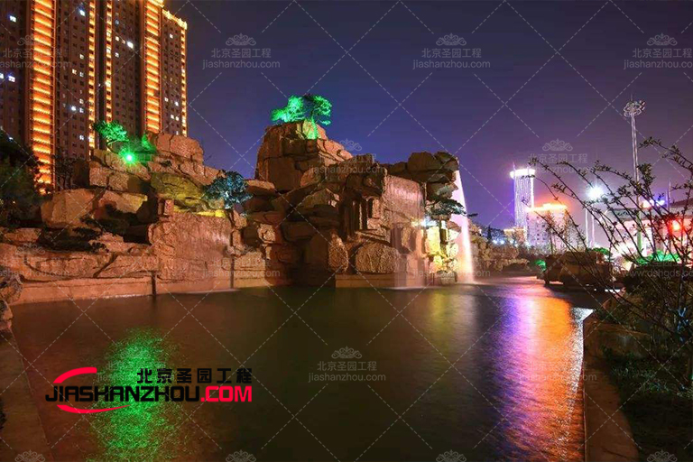 塑石假山景觀水池是萬科觀承別墅后院或前院的妙補充