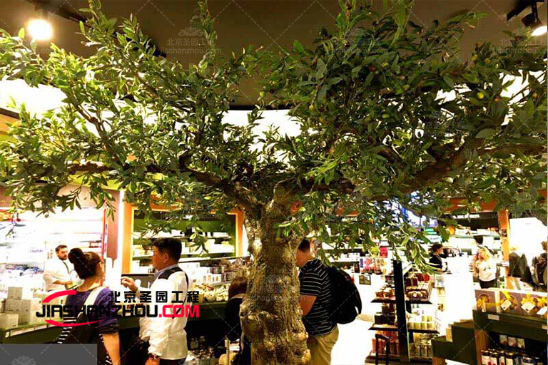 無錫桃花源度假區(qū)8米高水泥人造仿真樹制作中