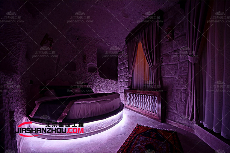 別墅洞穴豪宅不僅造型上創(chuàng)新 也打造了一個綠色環(huán)保的住宅