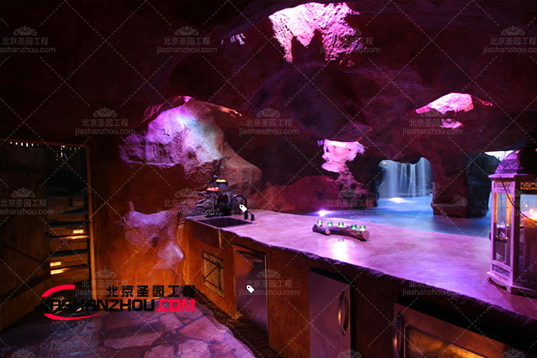 仿真洞穴餐廳為用餐娛樂活動打造優(yōu)雅外觀