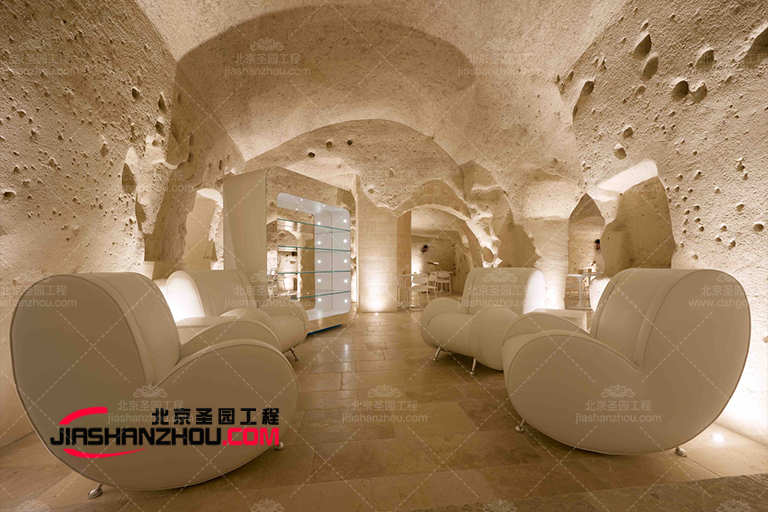 這樣的現(xiàn)代人工洞穴酒店民宿你見(jiàn)過(guò)嗎?