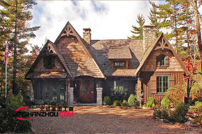 森林式的仿真樹皮屋民俗客棧設(shè)計(jì)策略案例經(jīng)驗(yàn)分享