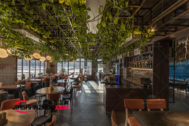 廠(chǎng)家仿真樹(shù)具有抗紫外線(xiàn)功能無(wú)需擔(dān)心自然元素的損壞