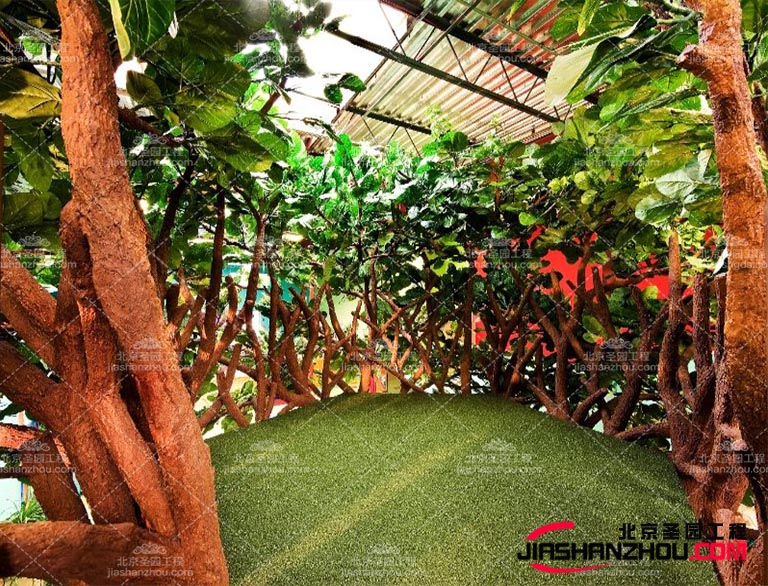 仿真樹推動(dòng)整個(gè)園林景觀行業(yè)內(nèi)的迅速發(fā)展