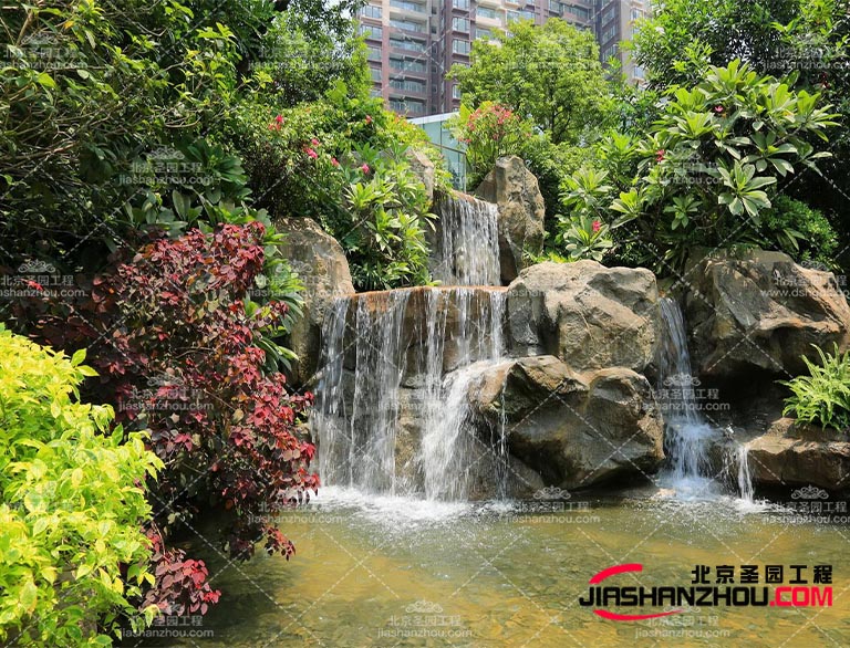 塑石假山在建造創(chuàng)作過(guò)程中應(yīng)該注意些什么?