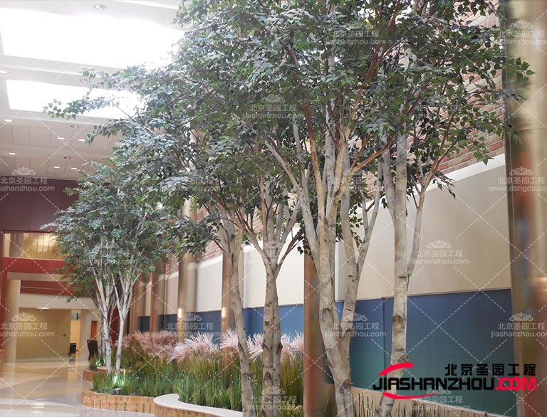 仿真樹(shù)增加裝飾美化的視覺(jué)感還能進(jìn)行藝術(shù)創(chuàng)作