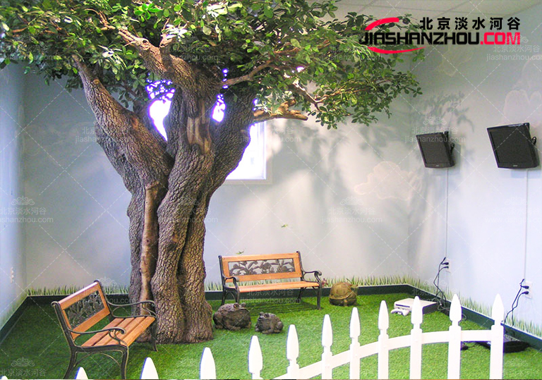 景觀造景中仿真樹(shù)有什么作用？仿真樹(shù)用的什么材料？