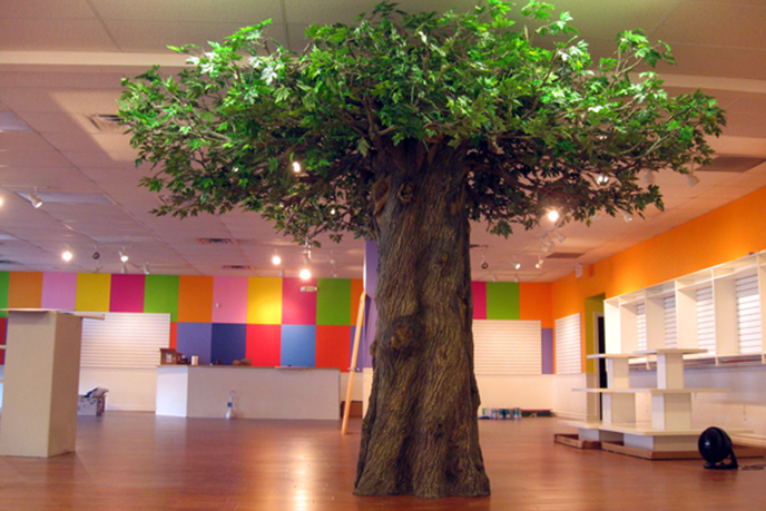 仿真樹四季如一不會(huì)像真樹隨季節(jié)干枯