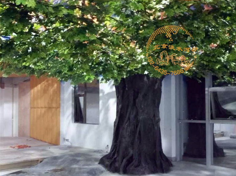 枯樹仿真樹和仿真榕樹的區(qū)別是什么？