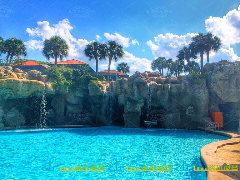 塑石假山增加整體環(huán)境的美觀度與自然特性