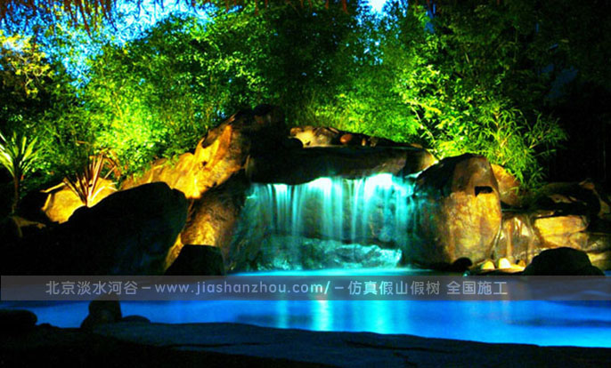 塑石假山制作時(shí)要注意山水結(jié)合相映成趣