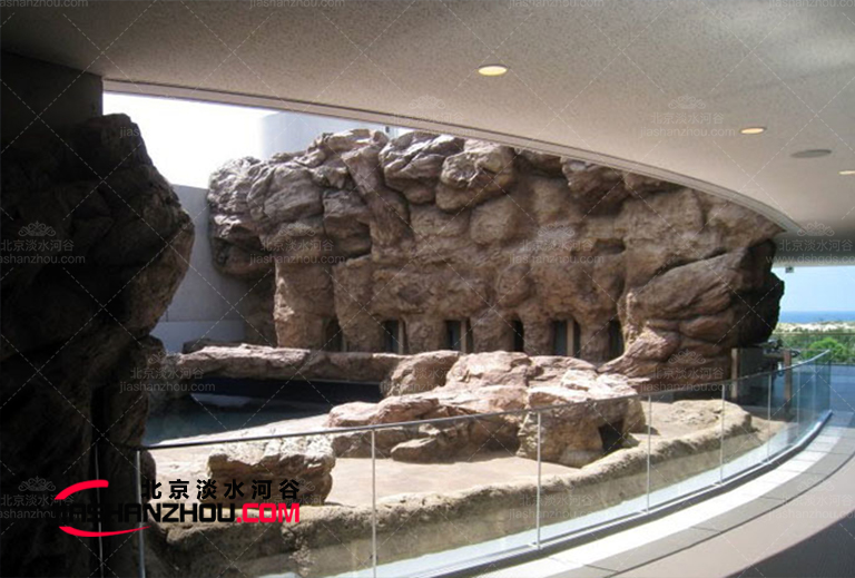 與巖石相比塑石假山枯燥無味但可以替代巖石為什么？