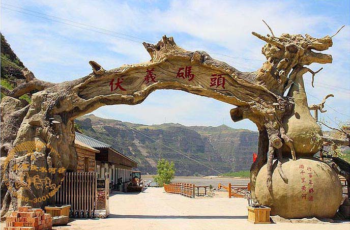 生態(tài)園大門壽命長(zhǎng)，自身充滿特的水泥景觀韻味