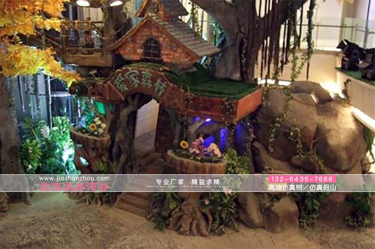 仿真樹(shù)是近幾年來(lái)消費(fèi)者青睞的室內(nèi)外裝飾品