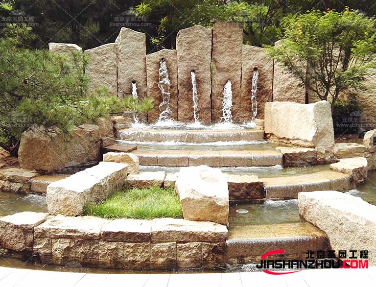 塑石假山與植物之間可以彼此的可以互利互惠促進(jìn)生長