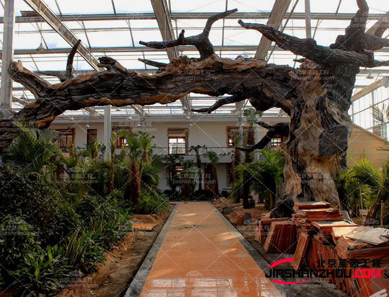 仿真樹是一種人造樹模擬了植物則為人們提供了視覺藝術(shù)欣賞