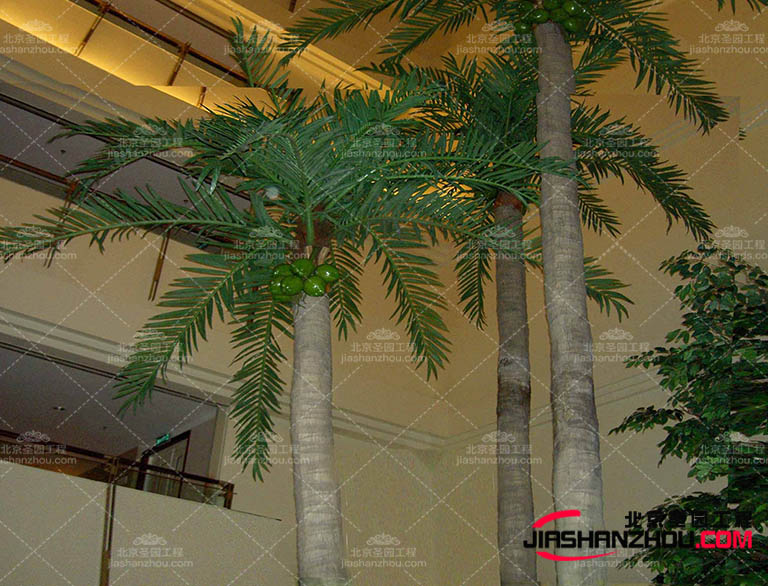 仿真樹可以被制成各種形狀和大小可以搭配各種家居樣式