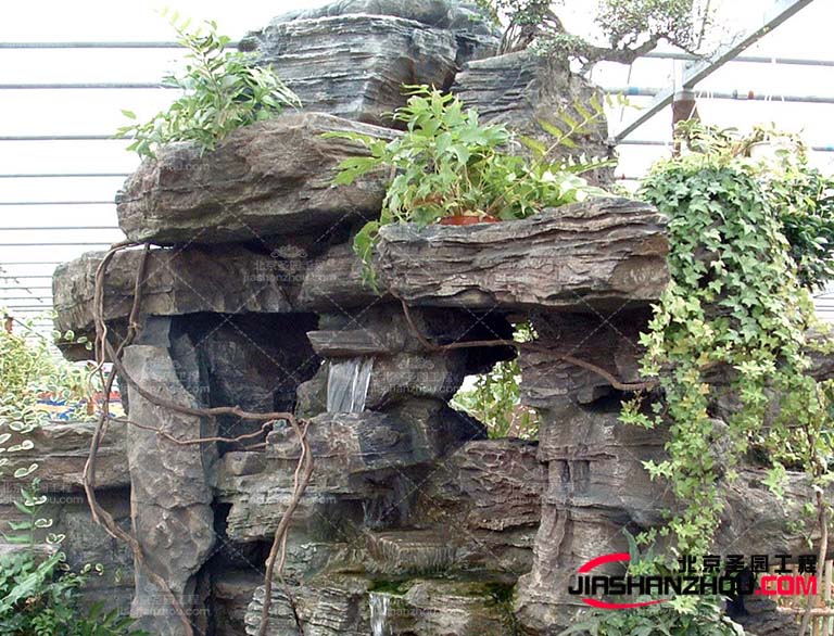 要讓塑石假山在廣泛的領域和范圍發(fā)揮作用需要注重質量