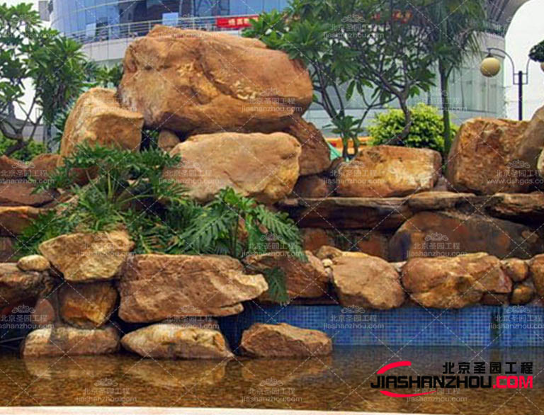 塑石假山的設(shè)計(jì)讓孩子能夠進(jìn)行有趣的玩耍設(shè)計(jì)時(shí)可以采用多樣化