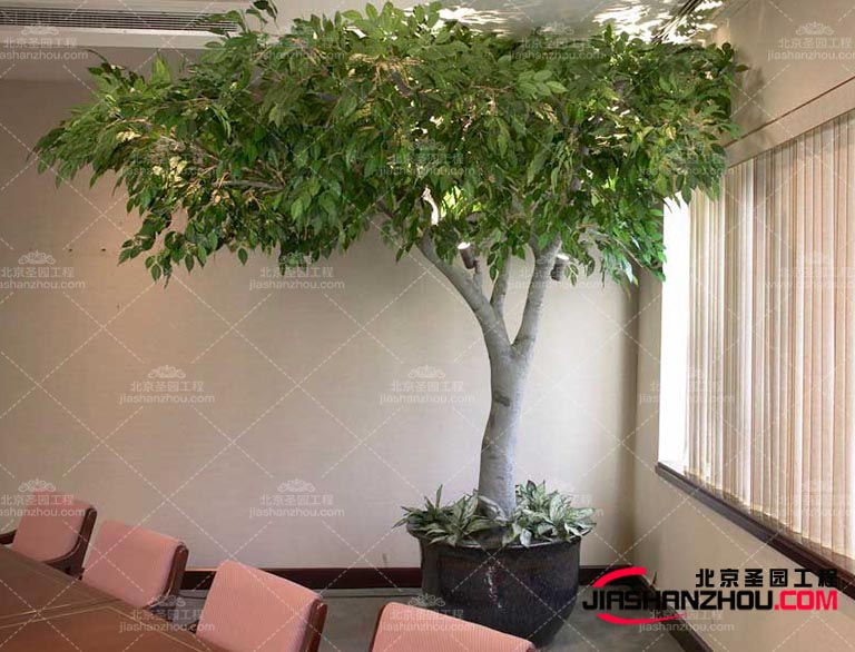 仿真樹的設(shè)計(jì)應(yīng)該簡潔明了，易于辨識(shí)，以增強(qiáng)品牌的認(rèn)知度