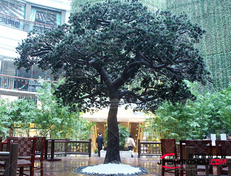 以展示特定的仿真樹產(chǎn)品，這樣可以增加展示的多樣性