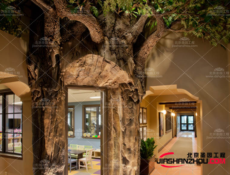 仿真樹考慮樹的擺放位置：根據(jù)您的空間布局和設(shè)計目標(biāo)