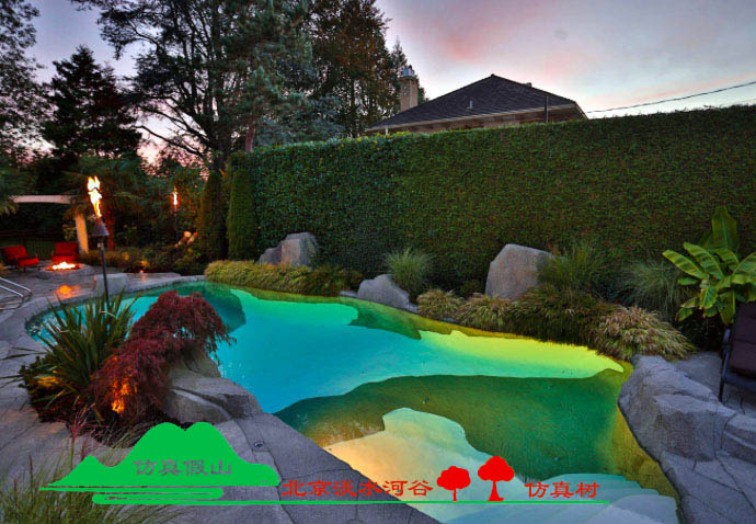 塑石假山制作廠家設(shè)計(jì)假山遵循萬(wàn)變不離其宗的原則