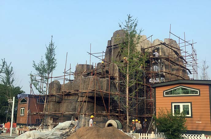 北京朝陽(yáng)區(qū)康城花園別墅水泥假山溫泉池制作