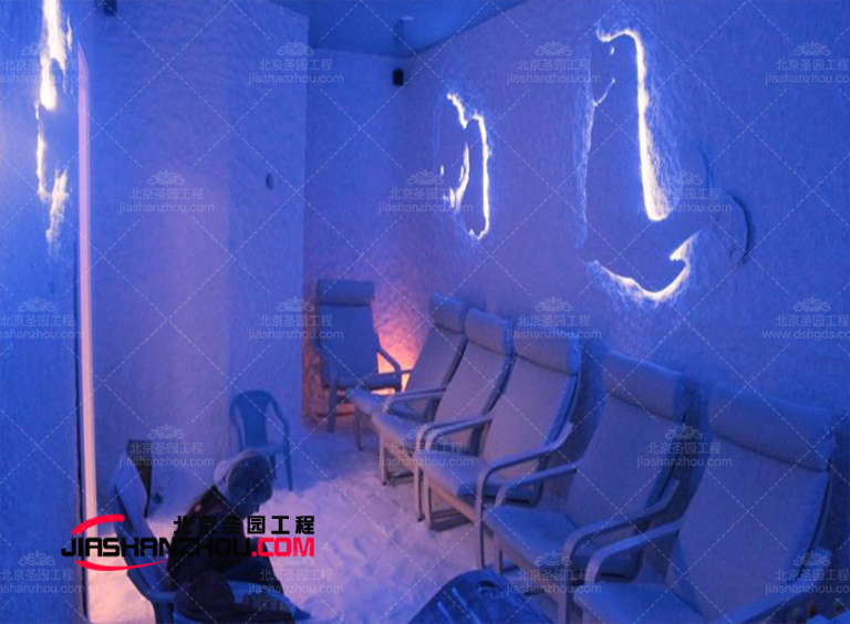 合理的家具擺放可以延續(xù)仿真鹽洞汗蒸房空間的對(duì)稱性