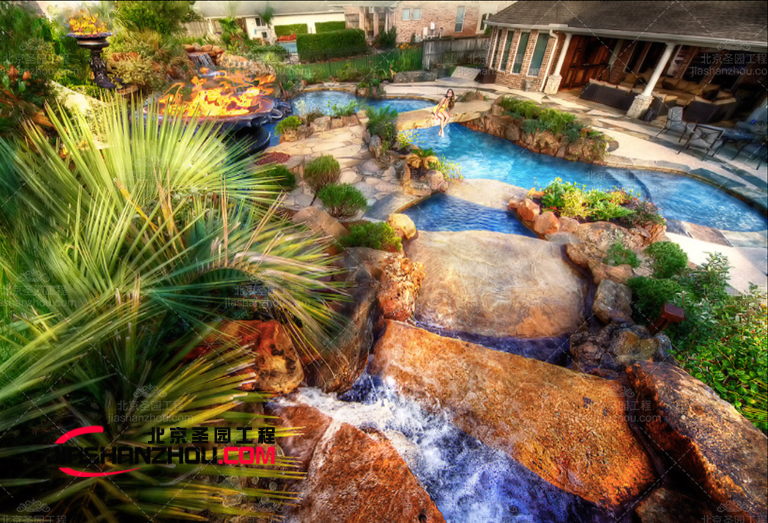 北京仿真假山設計時的細節(jié)要點 把仿真假山做成真山