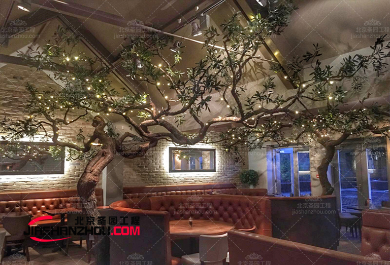 新疆仿真樹以越加智能環(huán)保美觀的姿態(tài)為城市景觀發(fā)展保駕護(hù)航