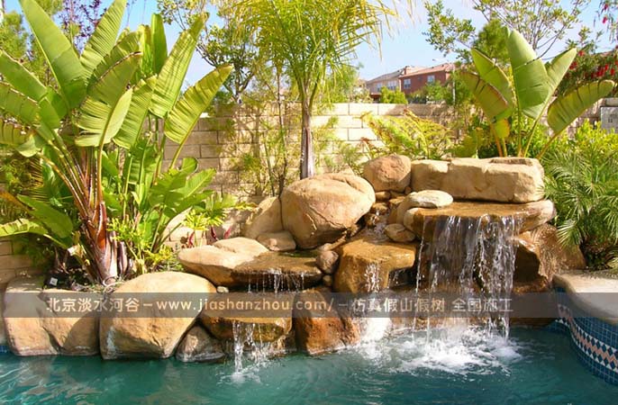 水泥假山.jpg 水泥假山.jpg