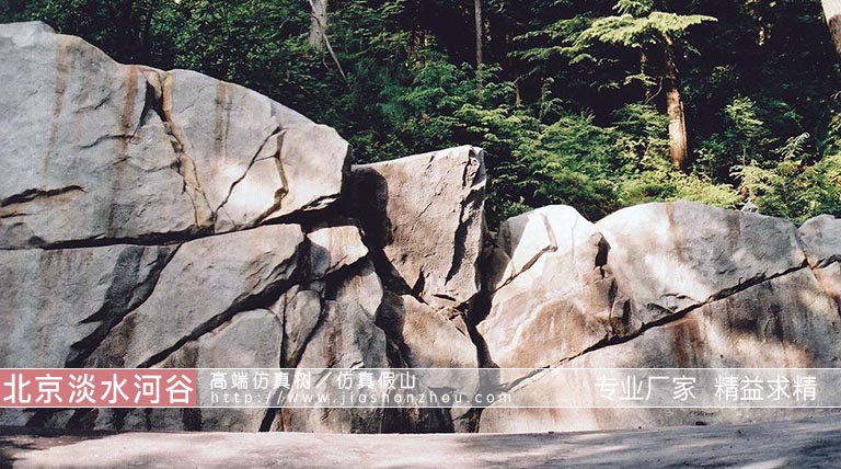 護(hù)坡水泥塑石.jpg 護(hù)坡水泥塑石