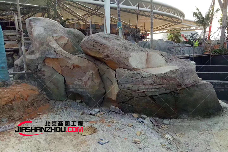 水泥假山.jpg 水泥假山.jpg